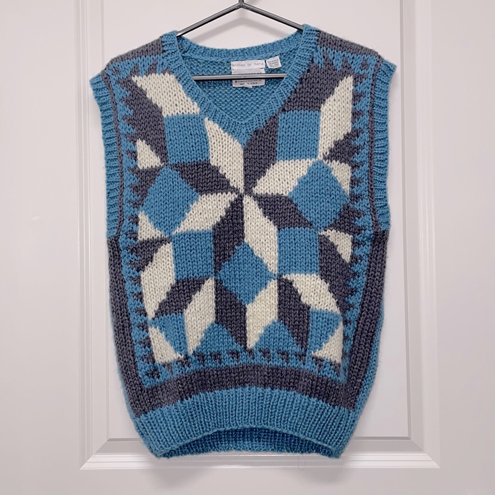 Vintage hand knit vest. Roomy fitting size small